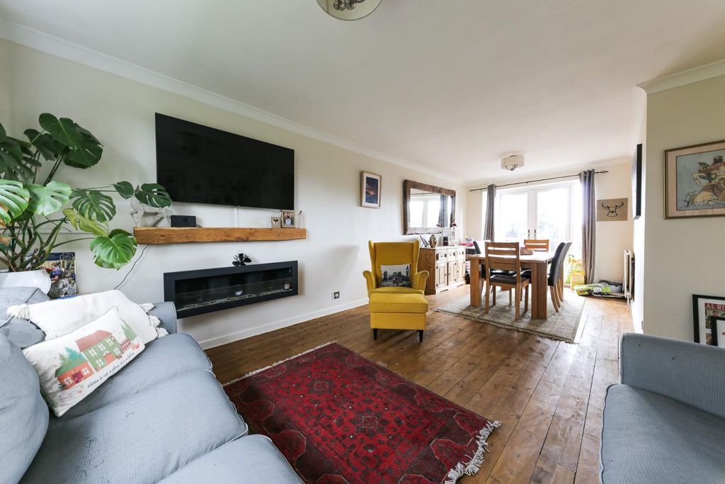 Property photo 2 of 15 Lounge Dining Room.Jpg