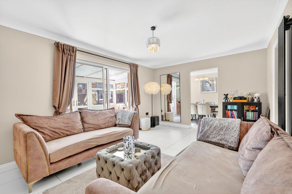 Property photo 3 of 21