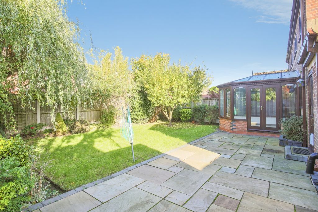 Property photo 2 of 25