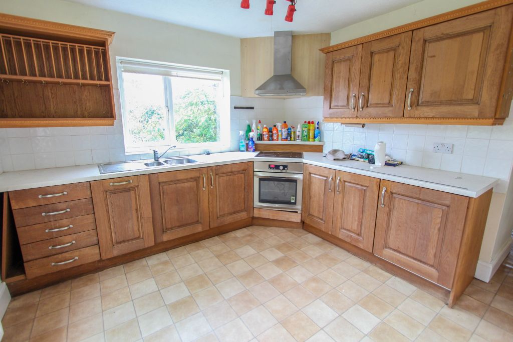 Property photo 3 of 24