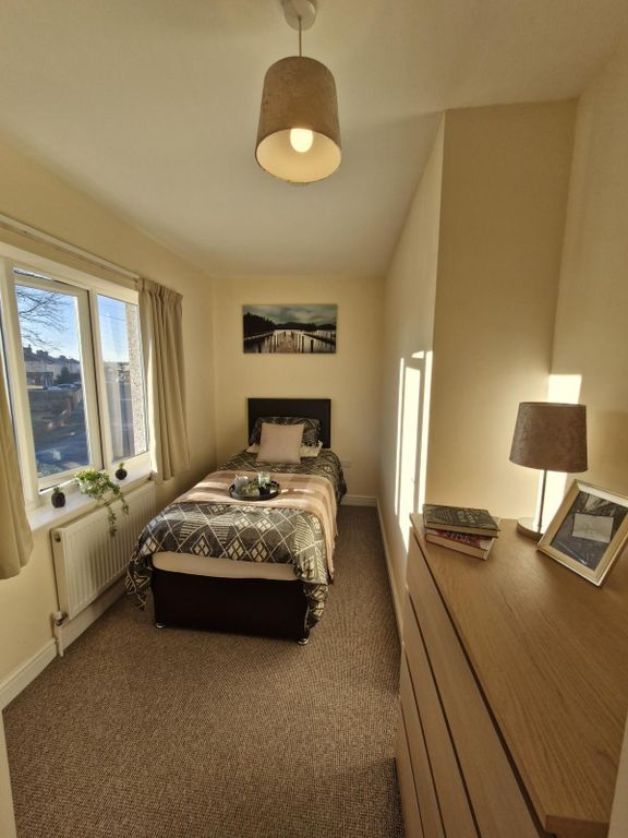 Property photo 1 of 3 Room