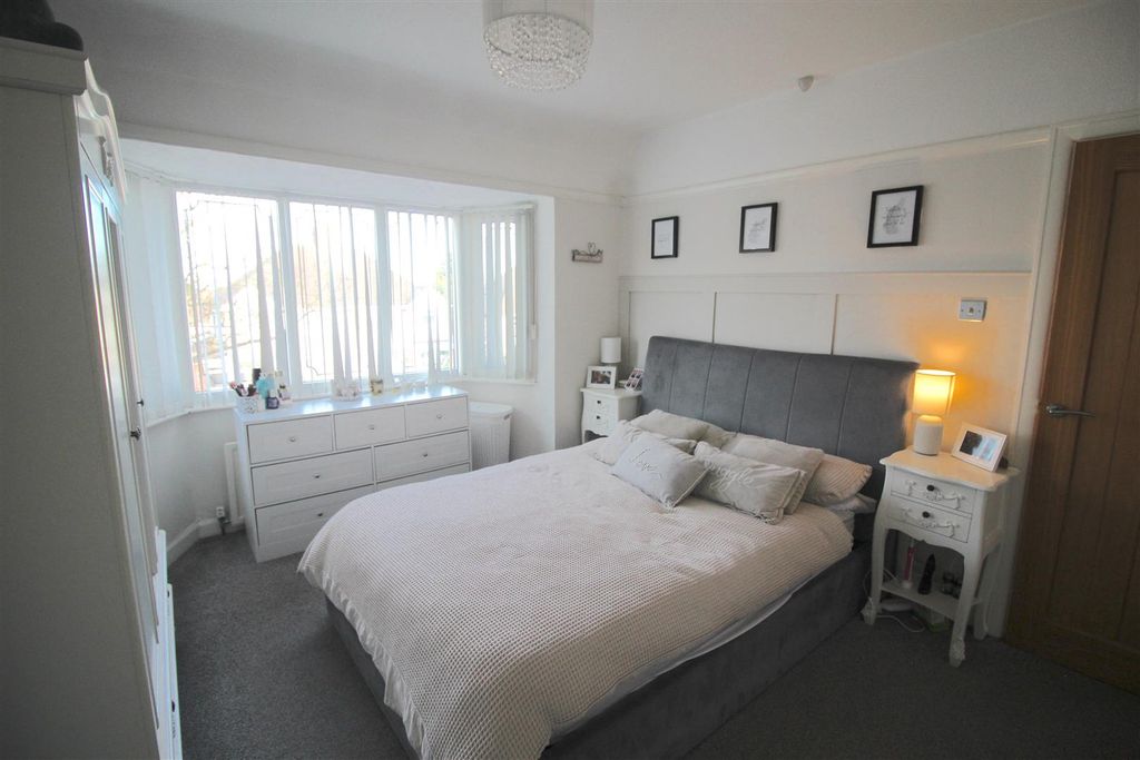 Property photo 3 of 16 Bedroom