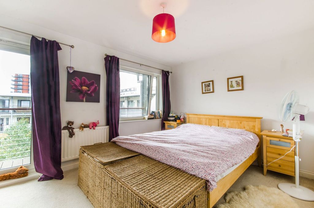 Property photo 1 of 32