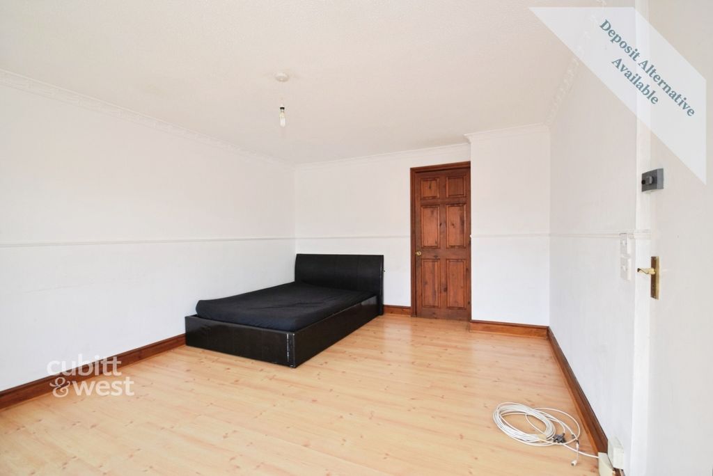 Property photo 1 of 9 Studio