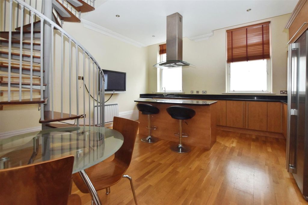 Property photo 2 of 11 Kitchen/Diner