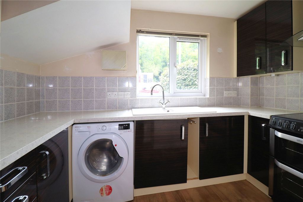 Property photo 2 of 9 Picture No. 14