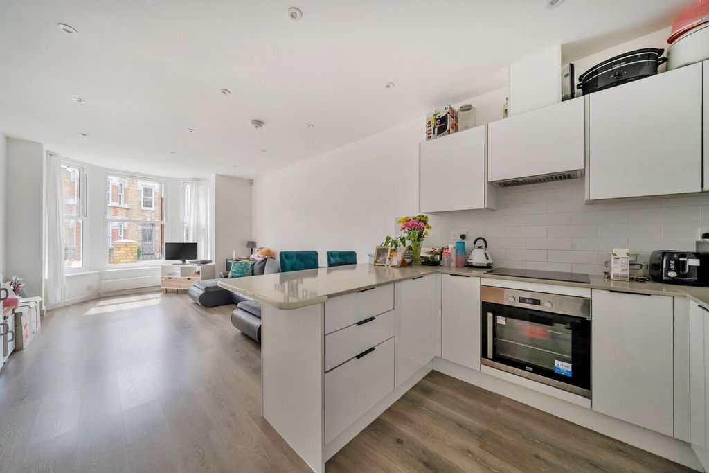 Property photo 2 of 12 1478806-7-6A2Fd72...