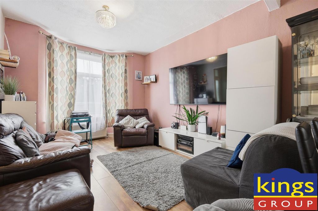 Property photo 2 of 18