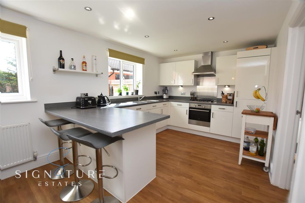 Property photo 3 of 21 Kitchen/Family Room