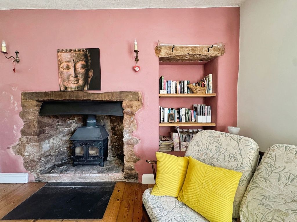 Property photo 3 of 33