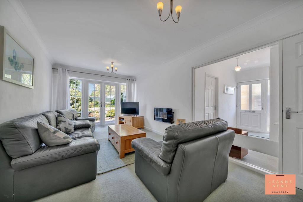 Property photo 2 of 34
