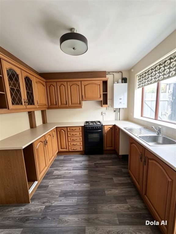 Property photo 3 of 10 Kitchen