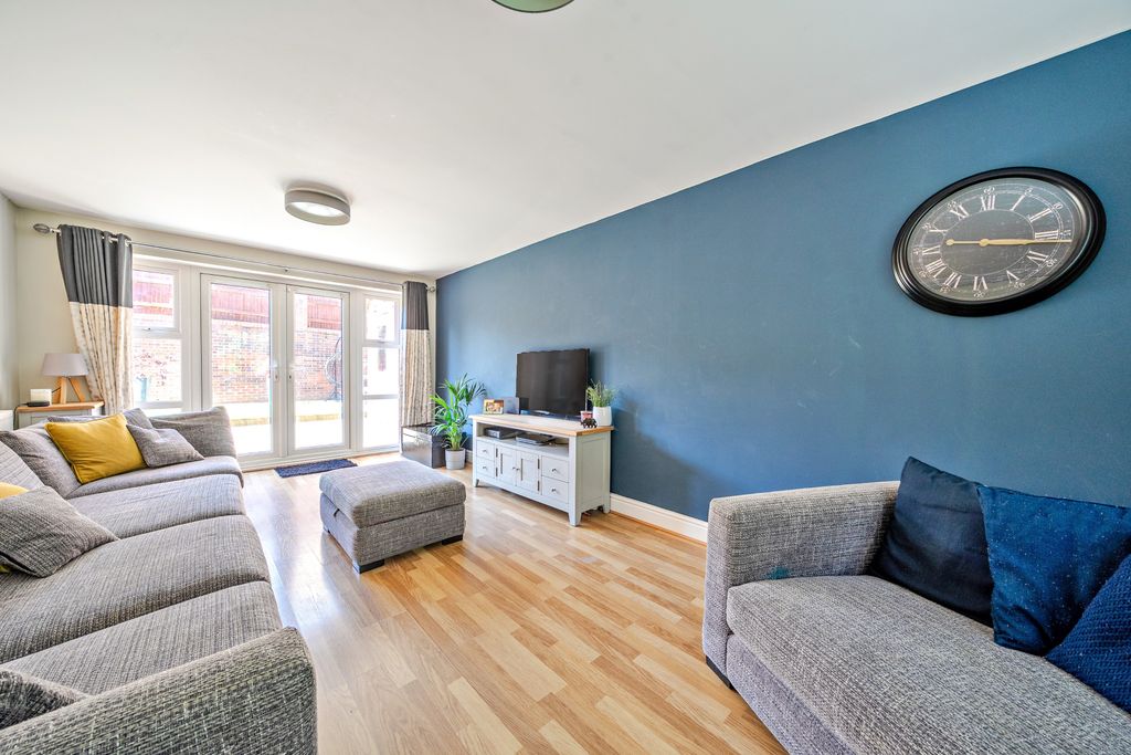 Property photo 3 of 19