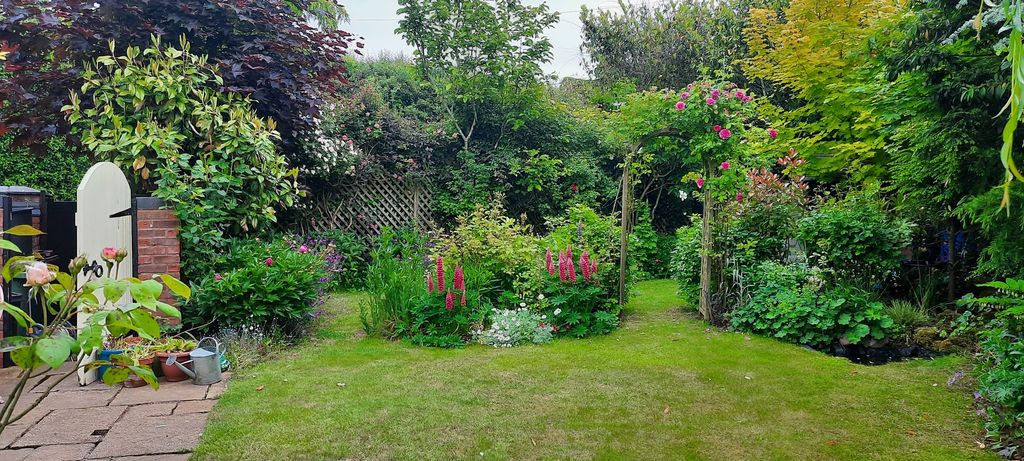 Property photo 2 of 28