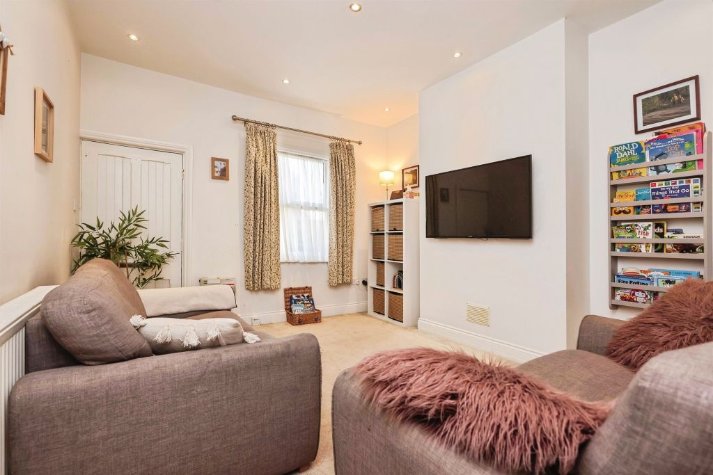 Property photo 2 of 17