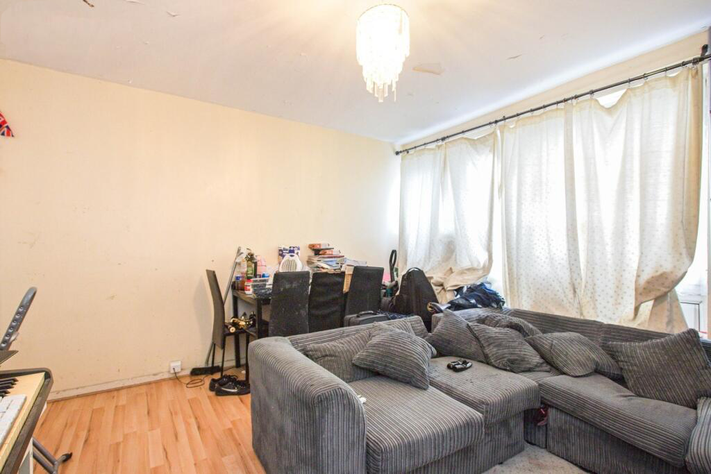 Property photo 3 of 12