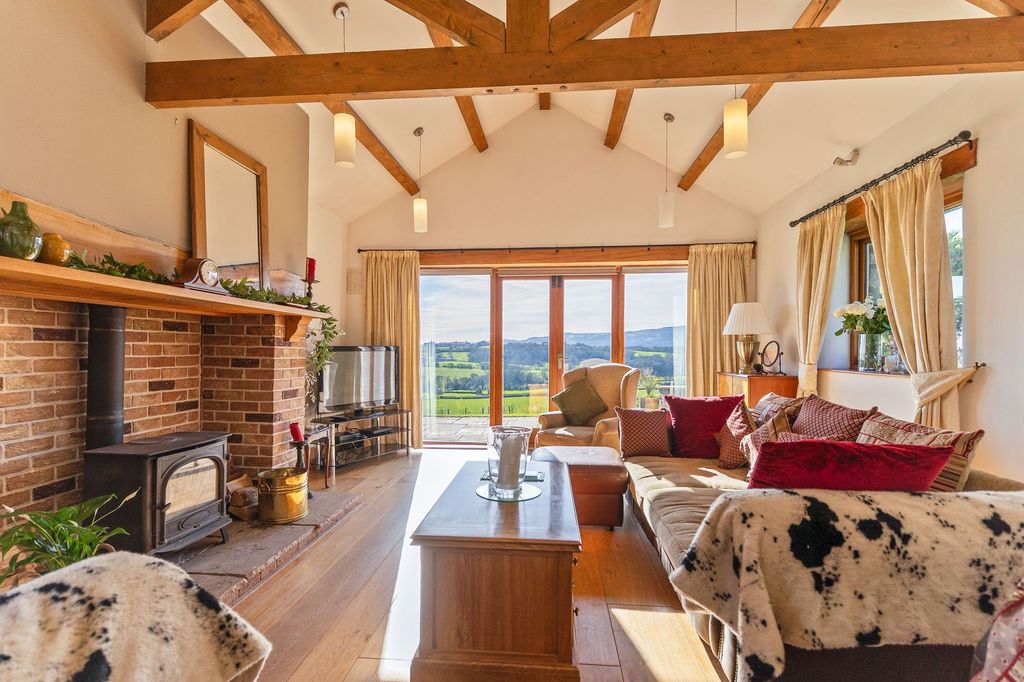 Property photo 2 of 40