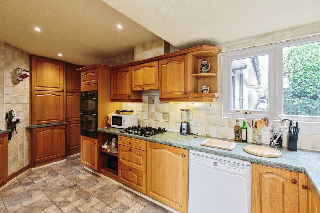 Property photo 3 of 17 Photo