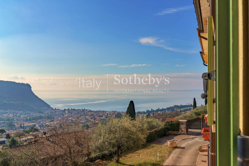 Property photo 2 of 18