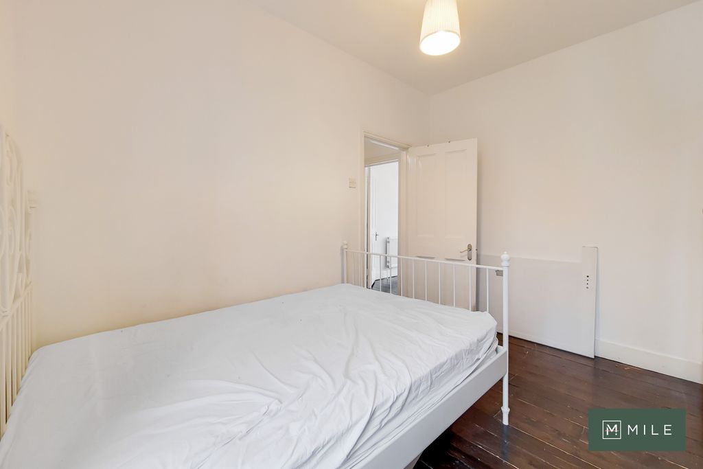 Property photo 2 of 4 4_Bedroom-1