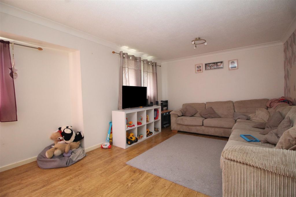 Property photo 2 of 7 Living Room 2 .Png
