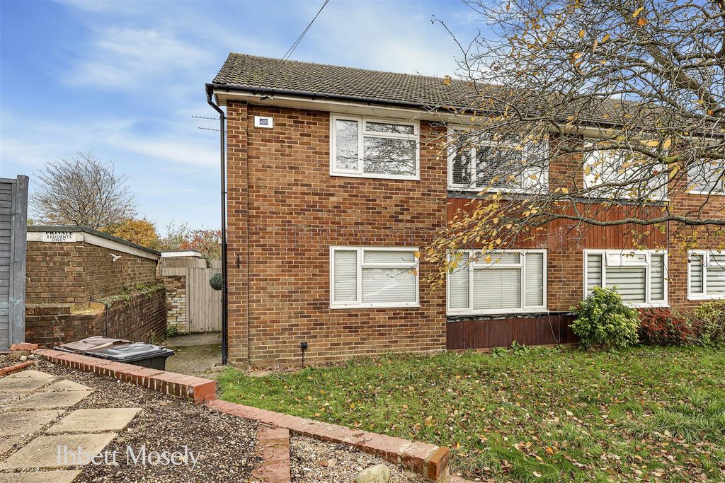 Property photo 1 of 10 2 Front.Jpg