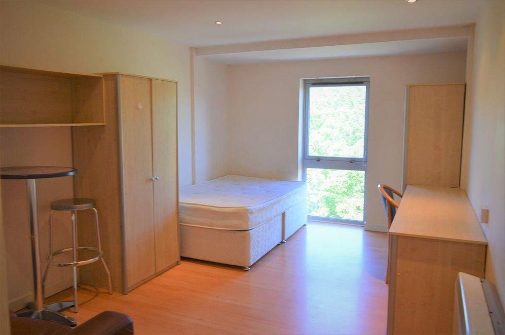 Property photo 3 of 6 4E122F75-8De5-42Ca-8