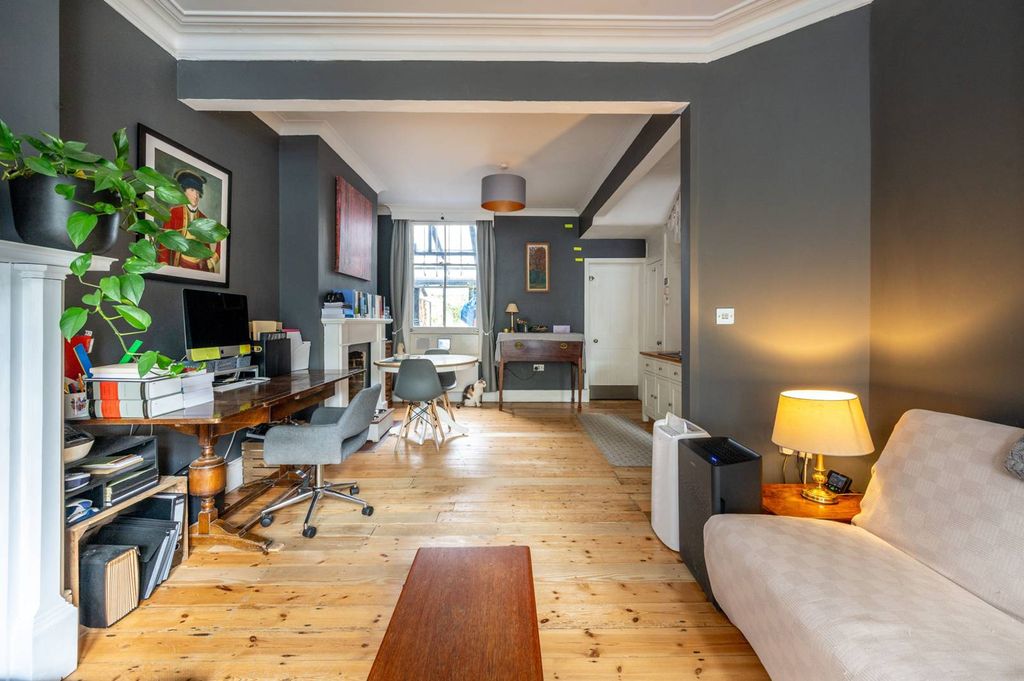 Property photo 3 of 11