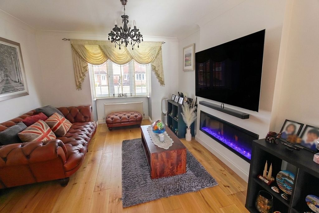 Property photo 3 of 21