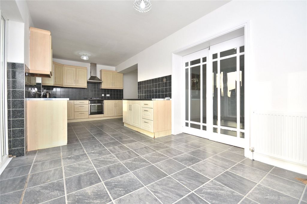 Property photo 3 of 13 Picture No. 10