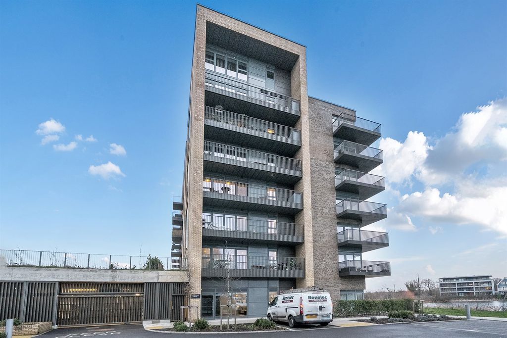 Property photo 1 of 10 (Main)