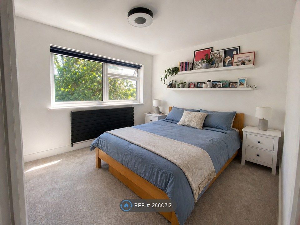 Property photo 3 of 6 Bedroom 1