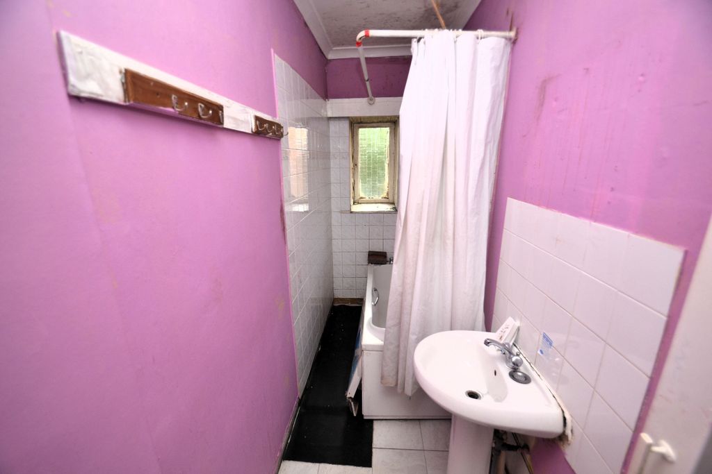 Property photo 3 of 5 4509712