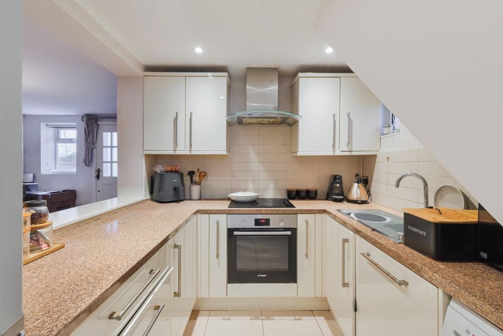 Property photo 3 of 8 Ashley Road, 31, Flat 1 (8).Jpg