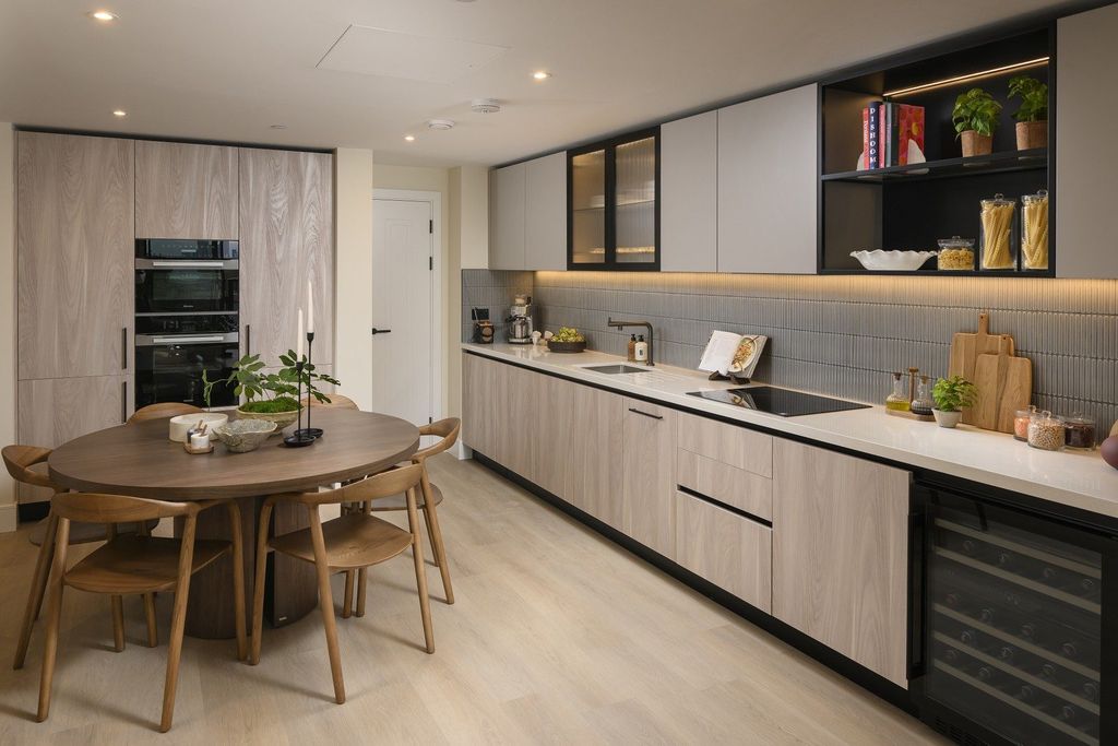 Property photo 3 of 23 Gallery