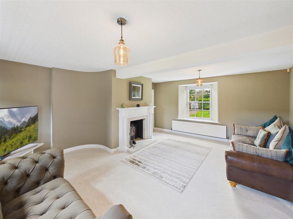 Property photo 2 of 16 Living Room