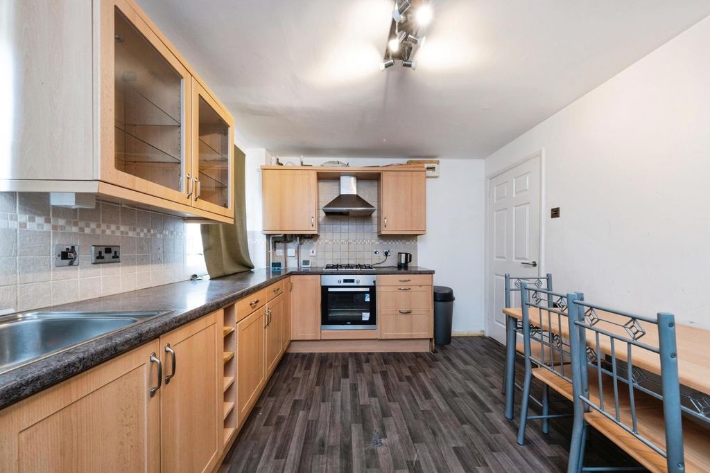 Property photo 3 of 14 Pbox-Img.Jpg