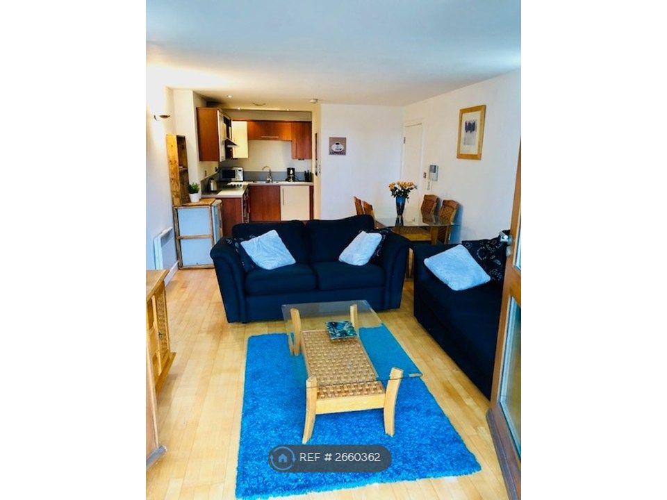 Property photo 2 of 13 Lounge