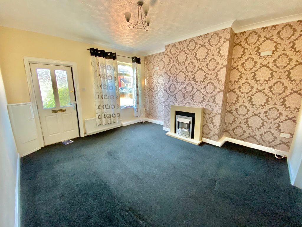 Property photo 2 of 7 Living Room