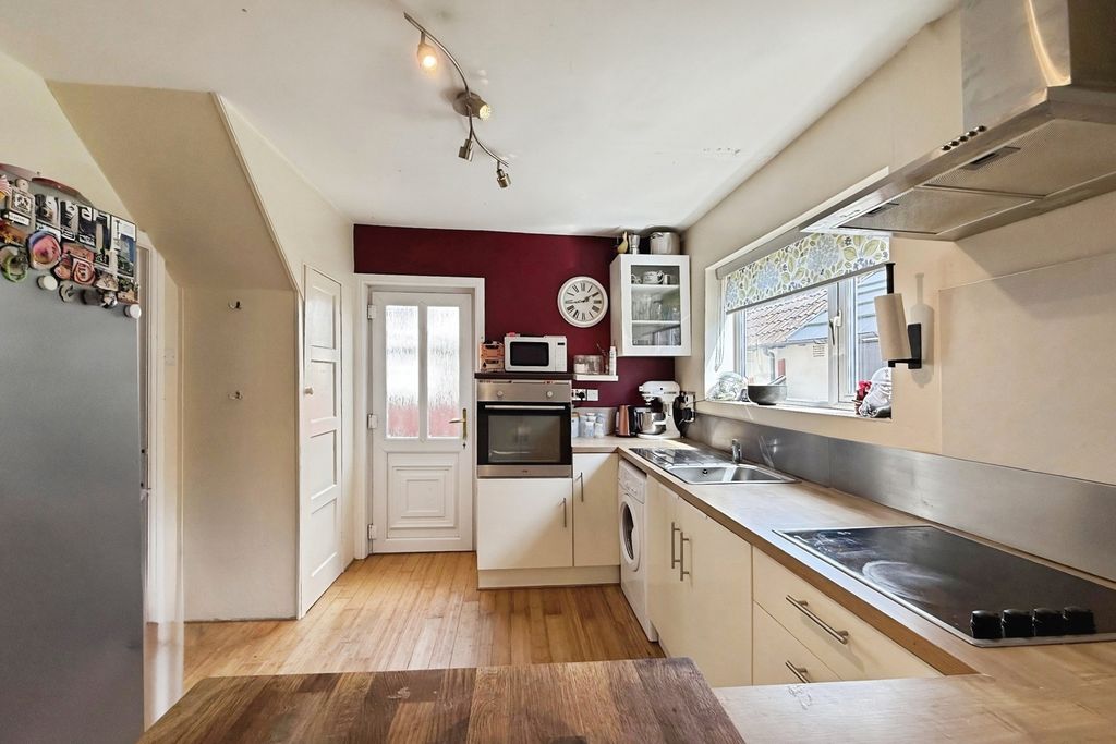 Property photo 3 of 16 Kitchen Dining Room