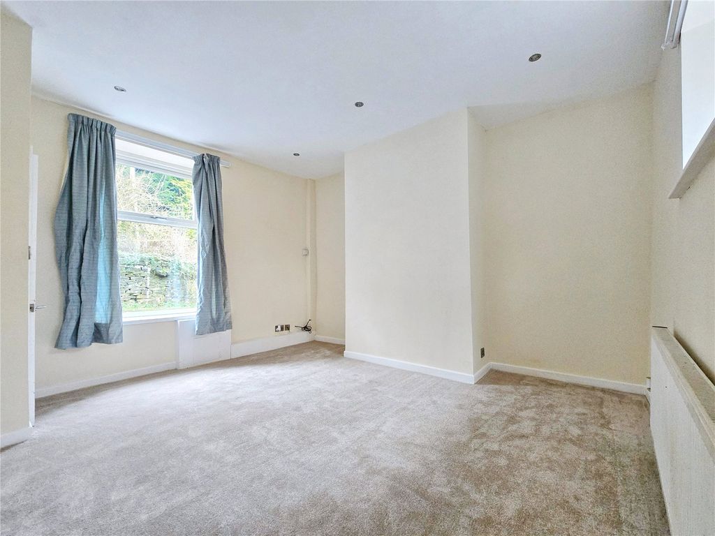 Property photo 2 of 11 Lounge