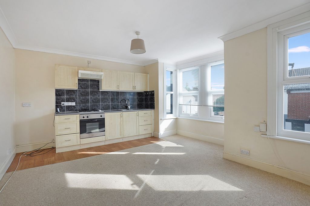 Property photo 2 of 6 Photo 1