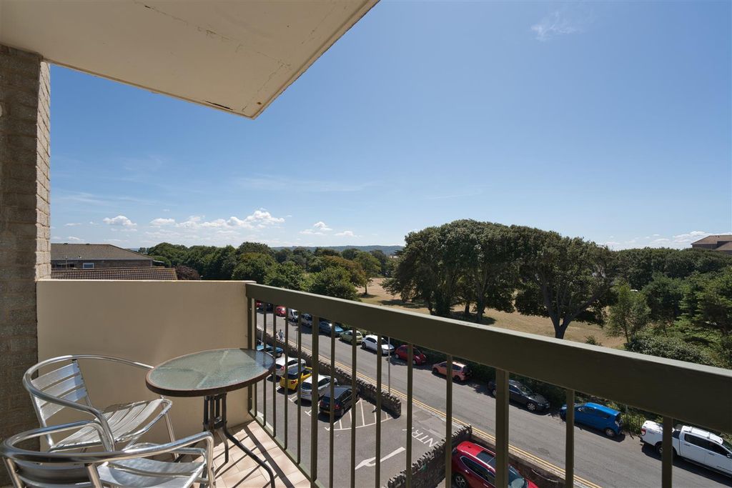 Property photo 3 of 19 Balcony &amp; Outlook