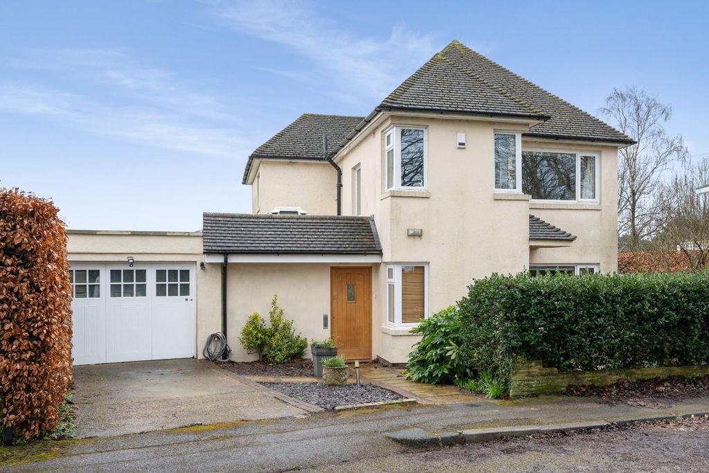 Property photo 1 of 14 Ballards Green