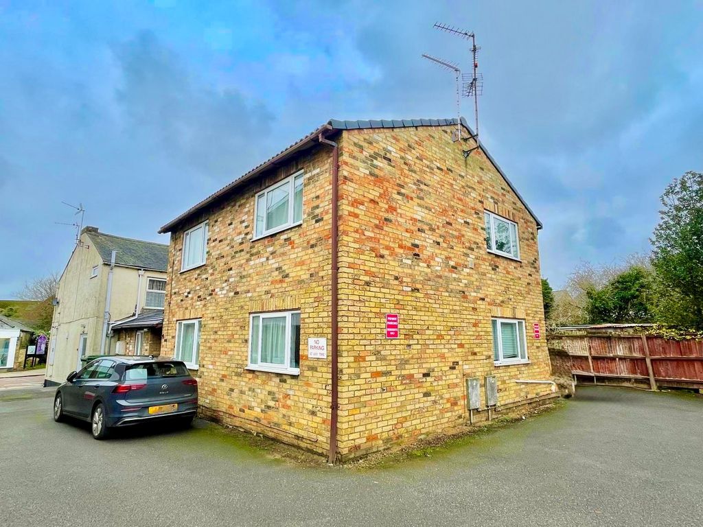 Property photo 1 of 6 Front