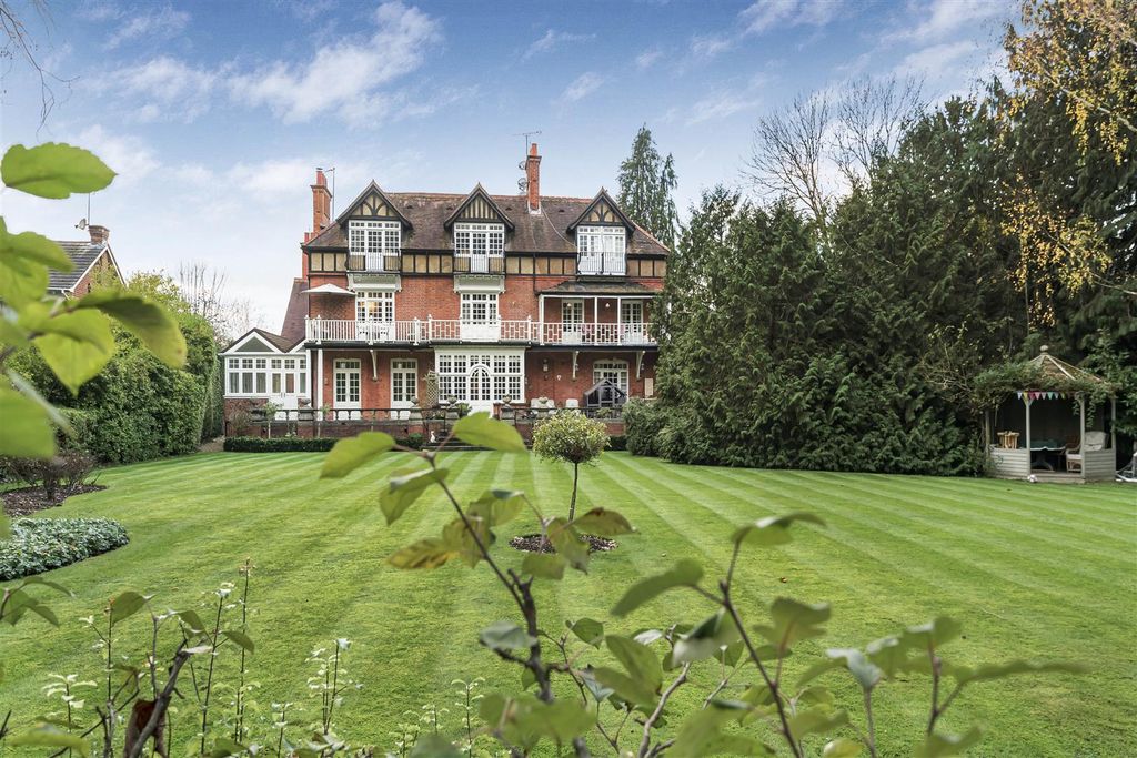 Additional image 12 of 2 bed flat for saleSomerlea, Court Road, Maidenhead SL6