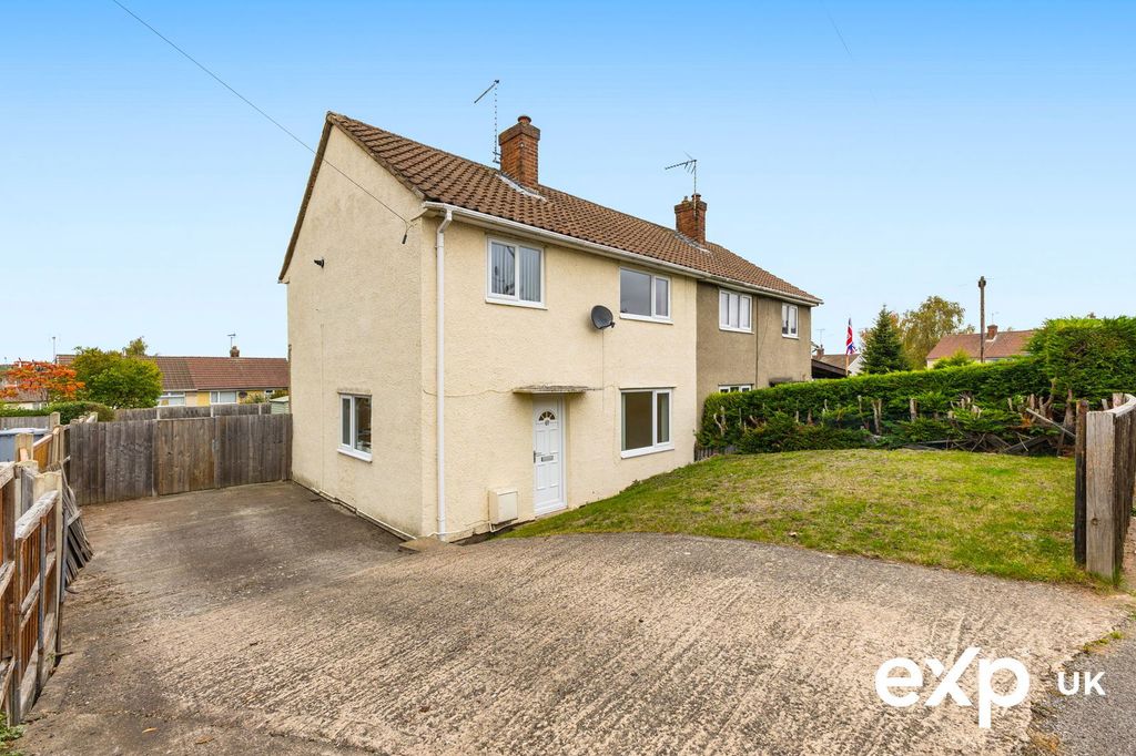 Property photo 3 of 28