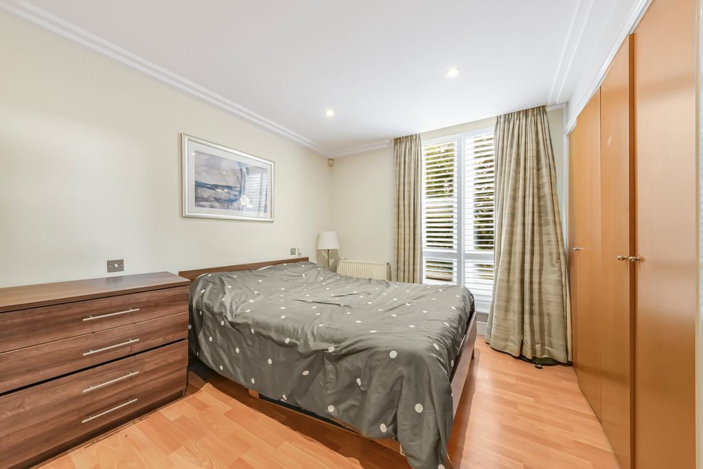 Property photo 3 of 11