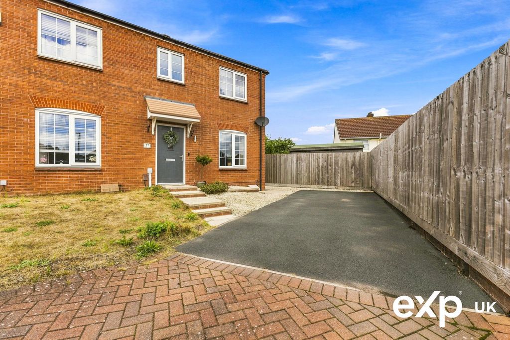 Property photo 1 of 30