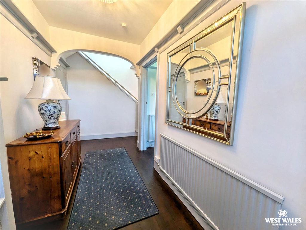 Property photo 2 of 29 24091.Jpg